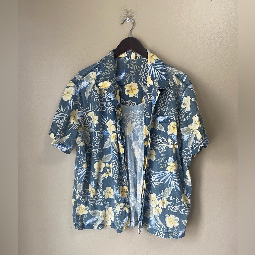 Vintage Hawaiian Beach Vacation Floral Button Down Casual Shirt